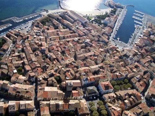 Vue aérienne de Mèze 34140 dans l'Hérault